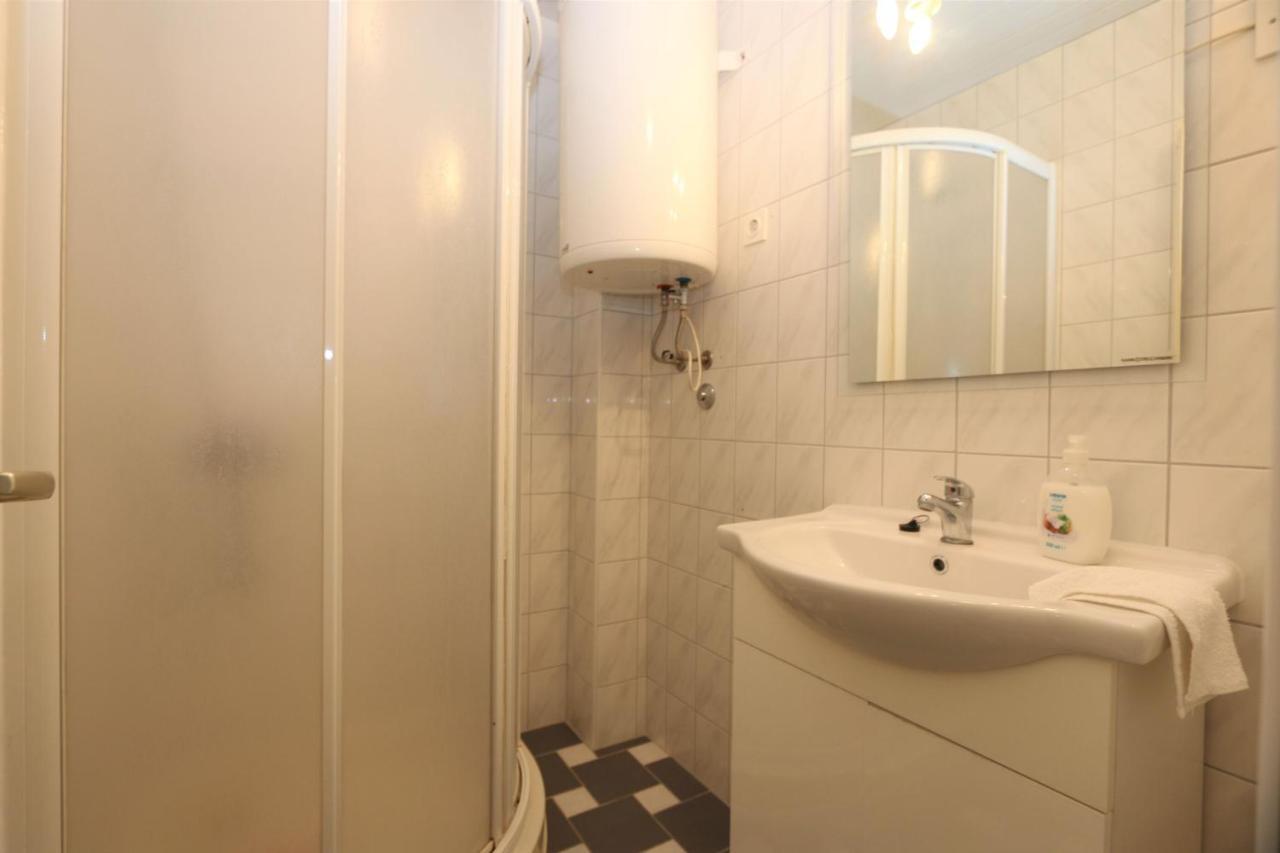 Apartments Nadenic Šilo Extérieur photo