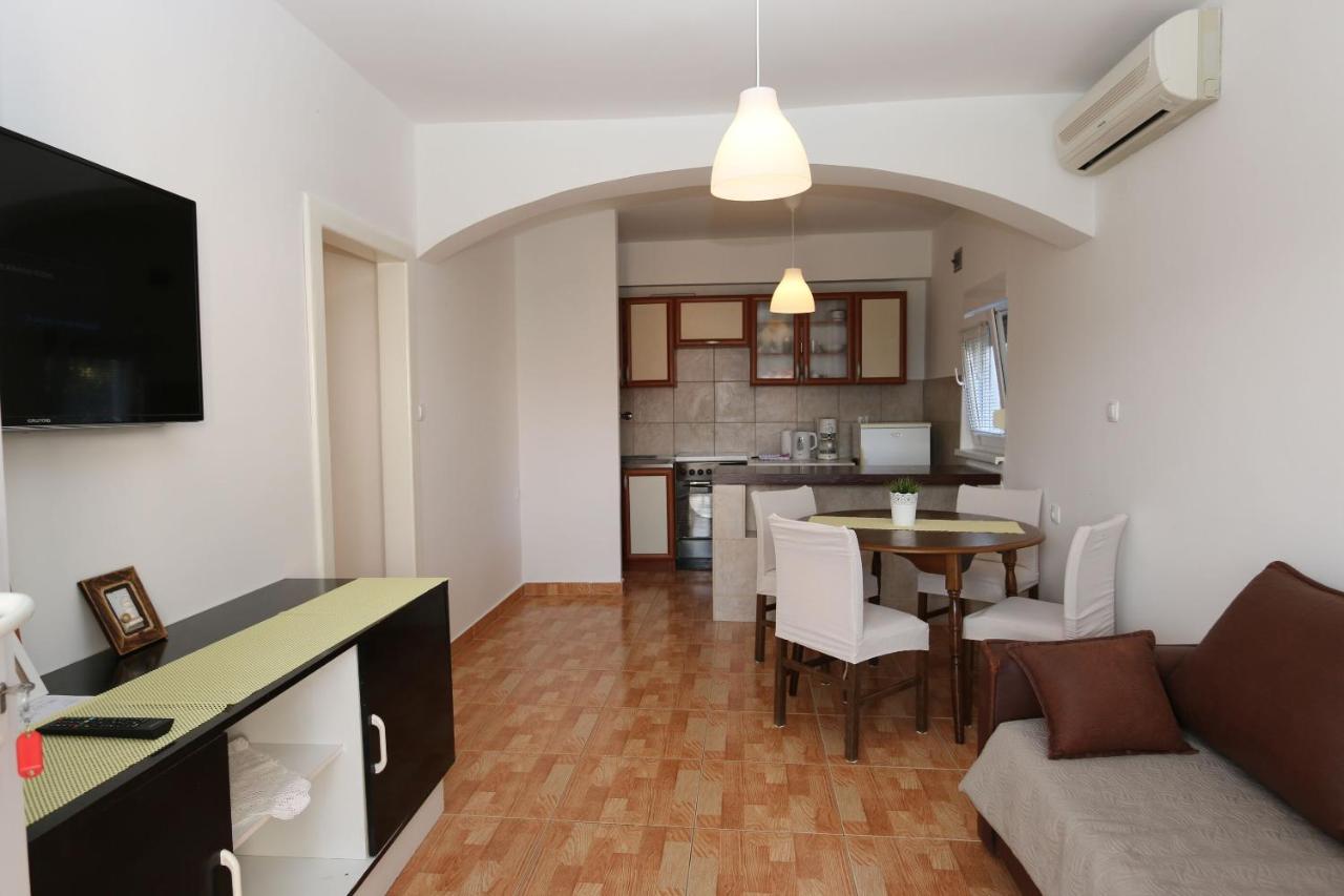 Apartments Nadenic Šilo Extérieur photo